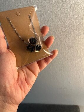 Black Rose Cluster Pendant Necklace - Women Jewelry
